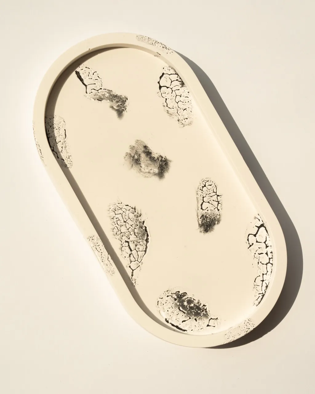 Tavă decorativă din praf ceramic — miniatură 4