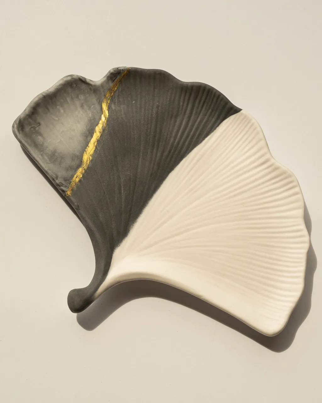 Tavă decorativă Ginkgo din praf ceramic — miniatură 6